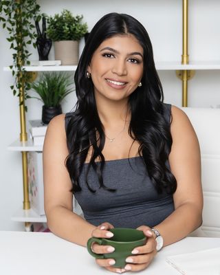 Photo of Rhea Kallar, Counsellor, MACP, RCC