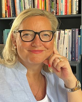 Photo of Claire Geddes, Counsellor, MBACP