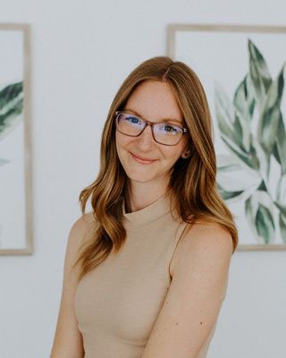 Photo of Hanna Law, Clinical Social Work/Therapist, RSW, MSW