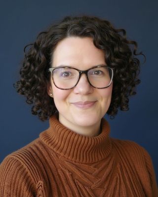 Photo of Jen Graves, LMSW