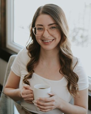 Photo of Nicole Renaud - The Therapy Hub, Registered Psychotherapist (Qualifying), MA, RP(Q)