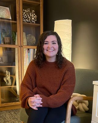 Photo of Jasmin Hallowell, Licensed Master Social Worker, LMSW