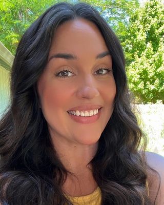 Photo of Michelle Stelt, Marriage & Family Therapist Associate, MA, AMFT