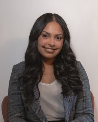 Photo of Manmeet Bains, Registered Psychotherapist (Qualifying)