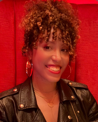 Photo of L'Oréal Porçeia McCollum, Clinical Social Work/Therapist, LCSW, LICSW, CST, CCTP