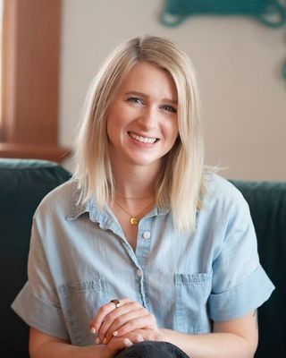 Photo of Ashley McKinnon, Marriage & Family Therapist Associate, MA, AMFT, APCC