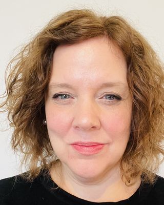 Photo of Dr Claudia Salt, Psychologist, PsychD, HCPC - Clin. Psych.