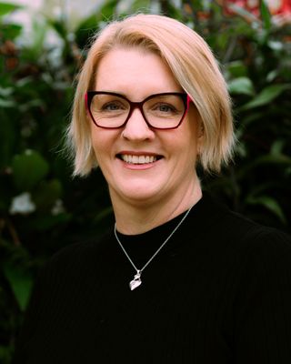 Photo of Leonie Crosse, Counsellor in Sandy Bay, TAS
