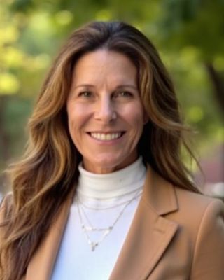 Photo of Steffi Devine, Licensed Professional Counselor, MS, LCPC, RPT-S
