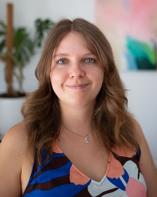 Photo of Julia Neubauer, Psychotherapist, PACFA