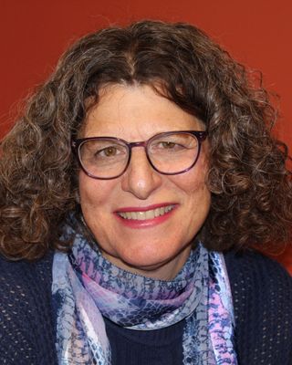 Photo of Shira Cohen, Registered Social Worker in Manitoba