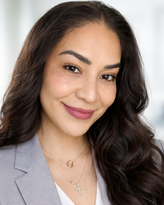 Photo of Frieda Apostol, Marriage & Family Therapist, LMFT