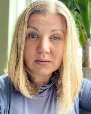 Photo of Dawn Lucas, Psychotherapist, MA, HCPC-Art Therap.