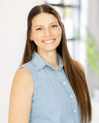Photo of Tracy Lynn Hess, Licensed Professional Clinical Counselor, MA, LPCC, PMH-C