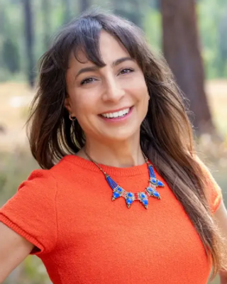 Photo of Hillary Abrams, Marriage & Family Therapist Associate, MA, AMFT