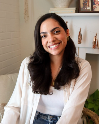 Photo of Jennifer Alfaro, Pre-Licensed Professional, MA, LMFTA