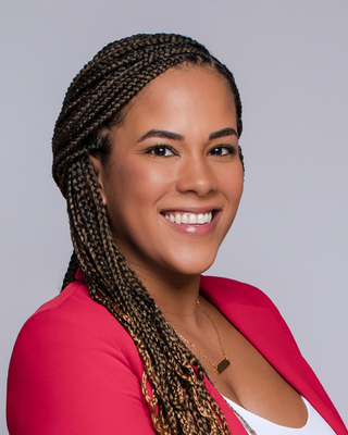 Photo of Stephanie Oliva, Clinical Social Work/Therapist, LICSW