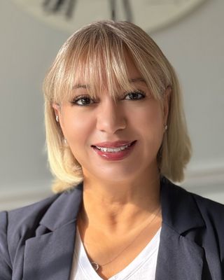 Photo of Evelyn Burns, Psychiatric Nurse Practitioner, APRN, FNP, PMHNP