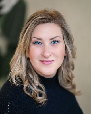 Photo of Janna Earls, Registered Social Worker, MSW, RSW