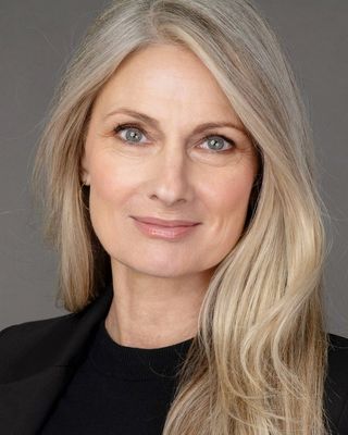 Photo of Veronika Kloucek, Psychotherapist, MA, MBACP Accred