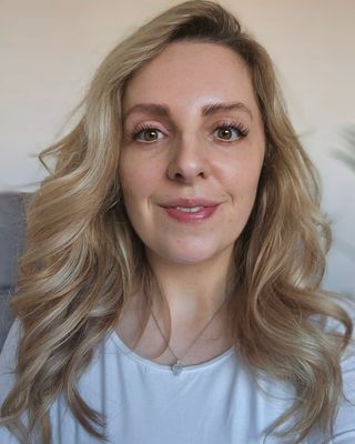 Photo of Katie Hennessy, Psychotherapist, MSc, MBACP
