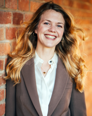 Photo of Fleur Moss, Psychotherapist, MBACP