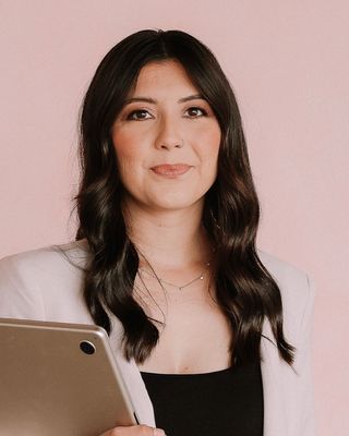Photo of Reagan Cable, Marriage & Family Therapist Associate