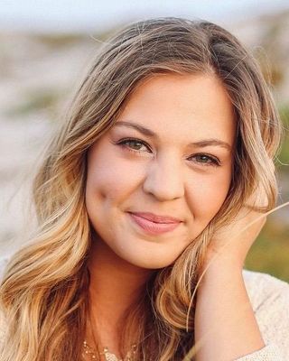 Photo of Jaclyn Allman, Marriage & Family Therapist, LMFT, JD