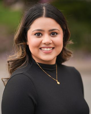 Photo of Navreen Kaur, Counsellor, MCP, RCC