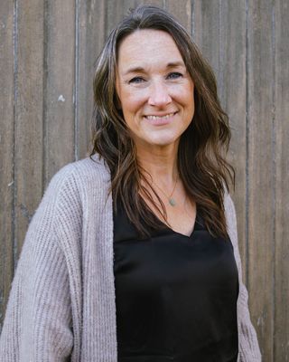 Photo of Kelli Hoeflinger, Licensed Mental Health Counselor, LMHC