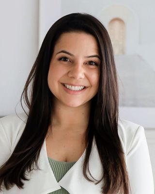 Photo of Alexa Haslecker, Registered Psychotherapist, MACP