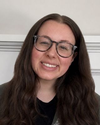 Photo of Mia Prowisor, Clinical Social Work/Therapist, LSW
