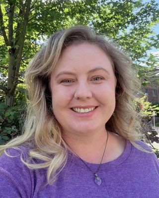 Photo of Malorie Snider Omasta, Clinical Social Work/Therapist, MD, MSW, MSc