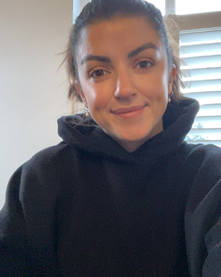 Photo of Aisling Sherry, Psychotherapist, MA, HCPC-Art Therap.