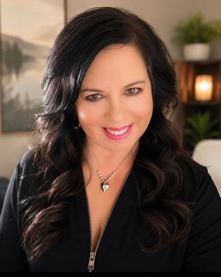 Photo of Lisa M Cordileone, Clinical Social Work/Therapist, BSW, RSW