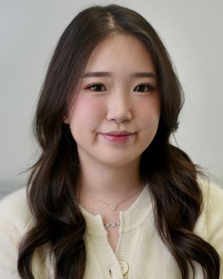 Photo of Duo Xu, Registered Psychotherapist (Qualifying), HBSc., MACP