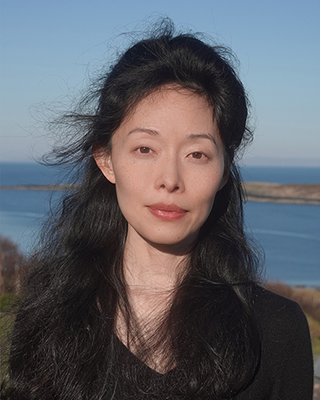 Photo of Ali Van, Art Therapist