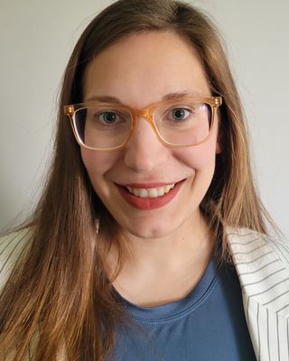Photo of Emily Rossi, Registered Social Worker, RSW