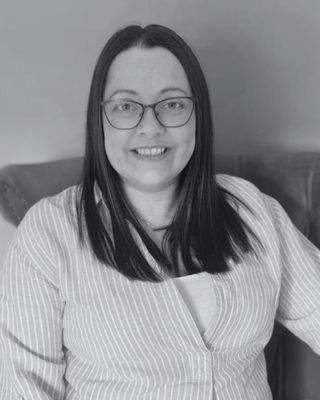 Photo of Laura Donohoe, Psychotherapist, Pre-Accredited Member IACP