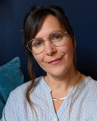 Photo of Claire Simmons CBT online and in-person , Psychotherapist in Bristol, England