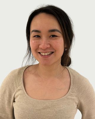 Photo of Fenghua (Fen) Jin, Registered Psychotherapist (Qualifying), MA, RP (Q), RCAT