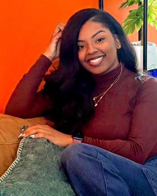 Photo of Canterra Moore, Counselor, MSW, LIMHP, LICSW