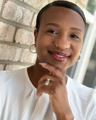 Photo of LaToya Holmes, Pre-Licensed Professional, MSW