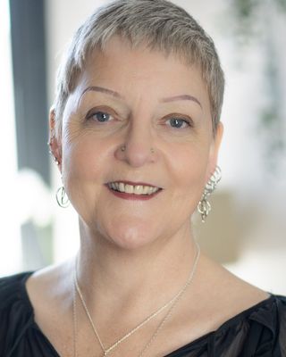 Photo of Sian Johnson, Psychotherapist, MA, UKCP Trainee