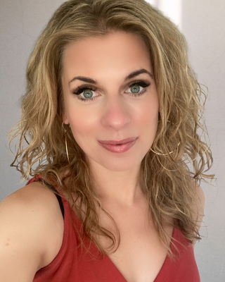 Photo of Lindsay Arbanas, Counselor, MSW, LICSW, LMHC