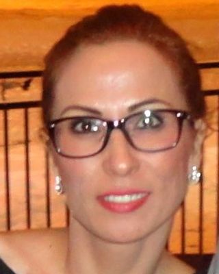 Photo of Tara Zadeh, Registered Psychotherapist in M5S, ON