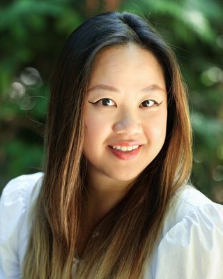 Photo of Jenny Fang, Counsellor in Vancouver, BC