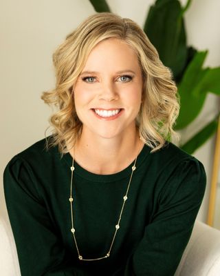 Photo of Amy Racki, Pre-Licensed Professional
