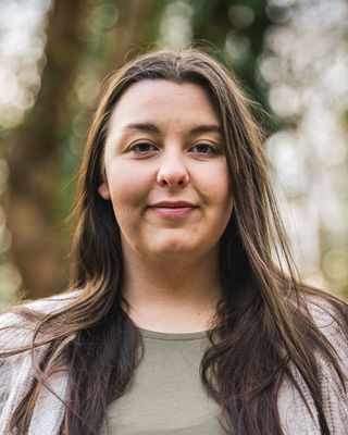 Photo of Chloe Fabian, Counsellor, MSc, MBACP
