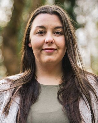 Photo of Chloe Fabian, Counsellor, MSc, MBACP